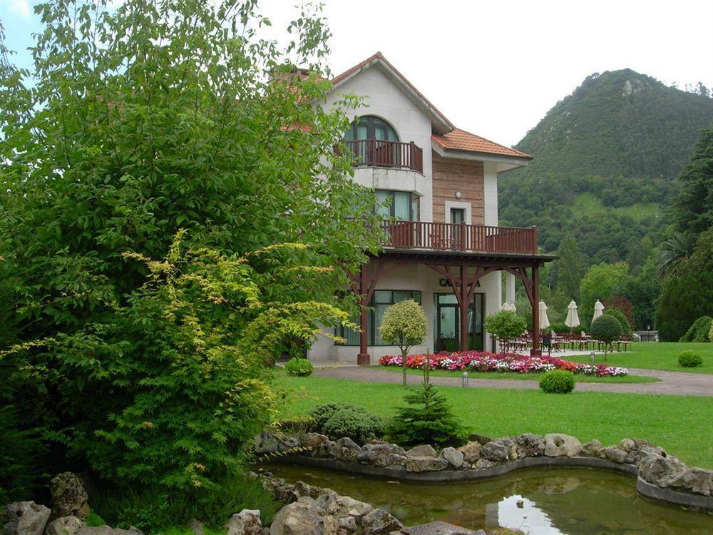 Apartamentos Puente Viesgo Anjana Buitenkant foto